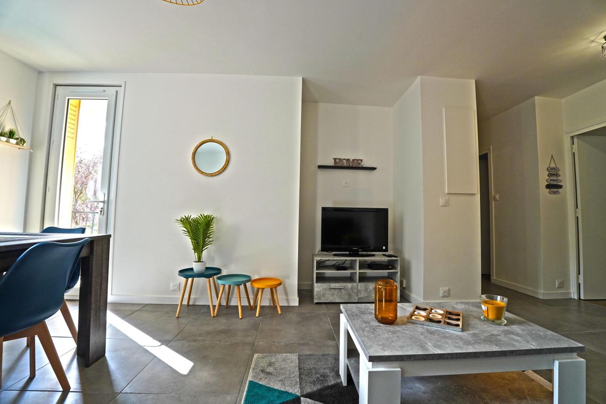 Cosy Et Urbain En Plein Centre Craponne